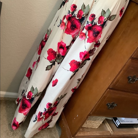 Gorgeous floral print flowy open leg pants - Picture 8 of 15